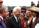 Bundespräsident R. von Weizäcker wird durch eine mittelalterliche Trachtengruppe zur Eröffnung des Kanals am 25. September 1992 begrüßt. : Bundespräsident, Trachtengruppe
